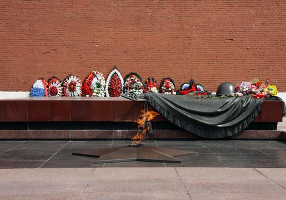 Памятник солдатам на красной площади